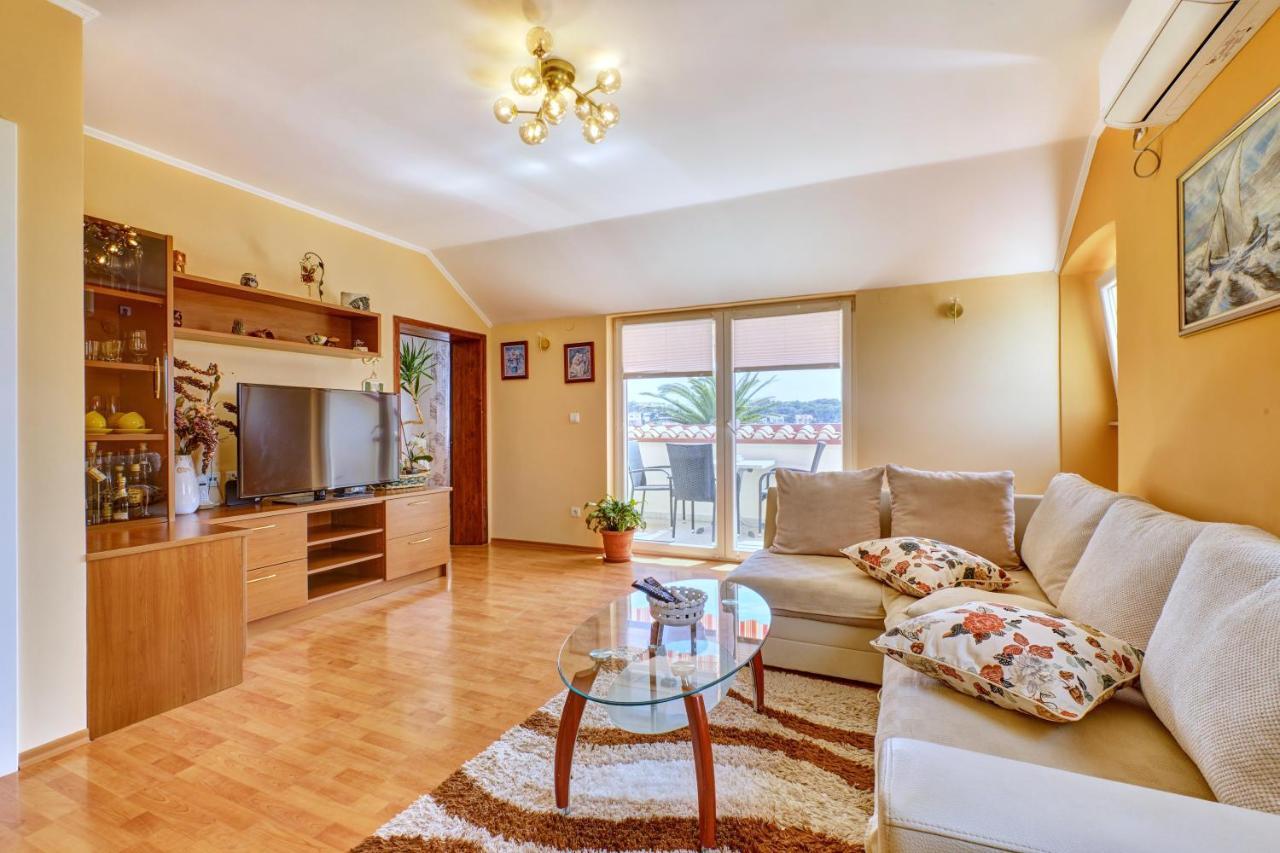 Apartment Dami Mali Lošinj Dış mekan fotoğraf